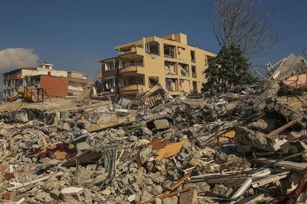اخراج زلزله‌زدگان ترکیه از اقامتگاه‌های دولتی