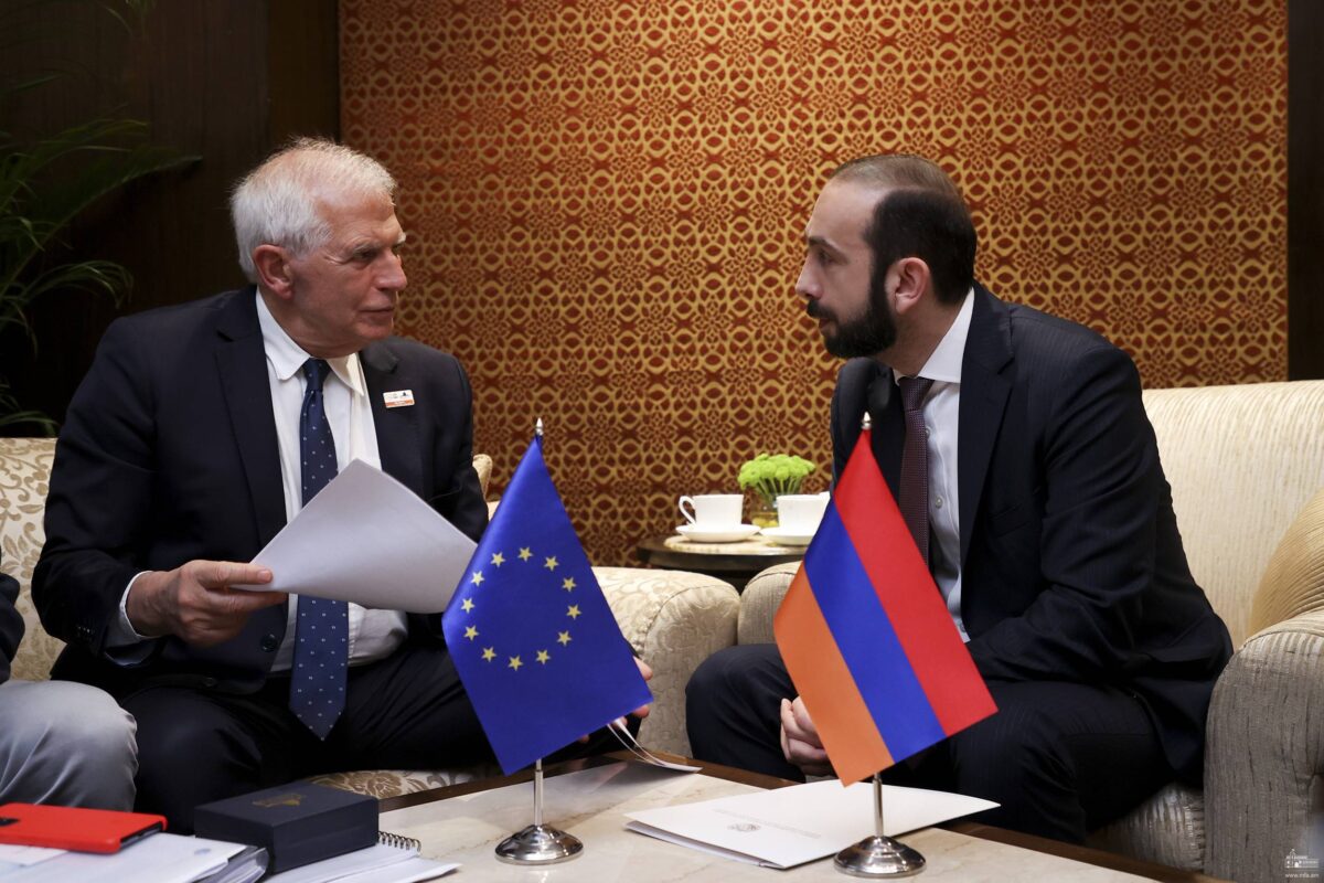 Mirzoyan, Borrell discuss Artsakh blockade