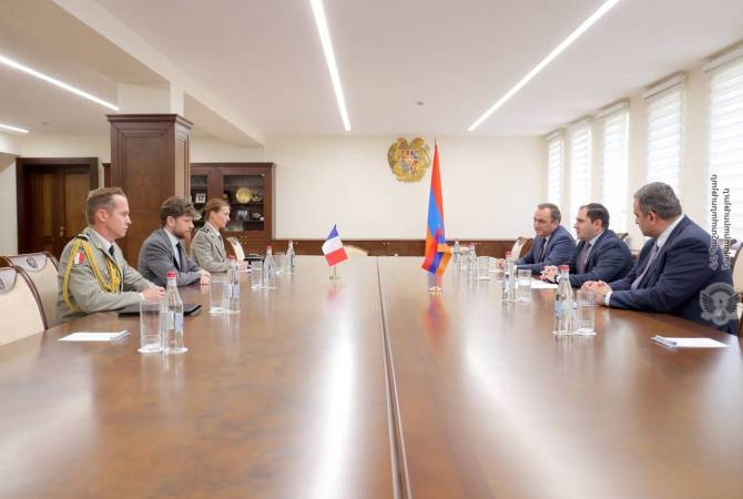 Armenia-France defense cooperation discussed in Yerevan