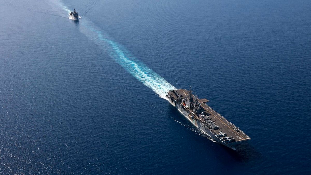 ارتش آمریکا از کشتی‌ها خواست از آب‌های ایران دوری کنند