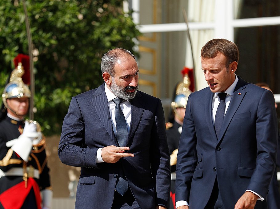 Pashinyan, Macron discuss deepening humanitarian crisis in Nagorno Karabakh
