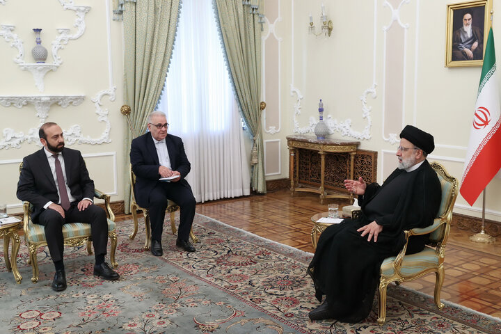 رییسی در دیدار وزیر خارجه ارمنستان: ایران آماده کمک به حل و فصل اختلافات آذربایجان و ارمنستان است
