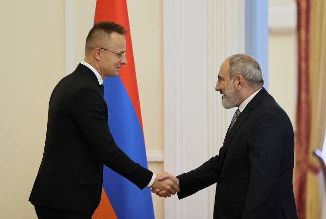 Prime Minister Pashinyan holds meeting with Hungarian Foreign Minister