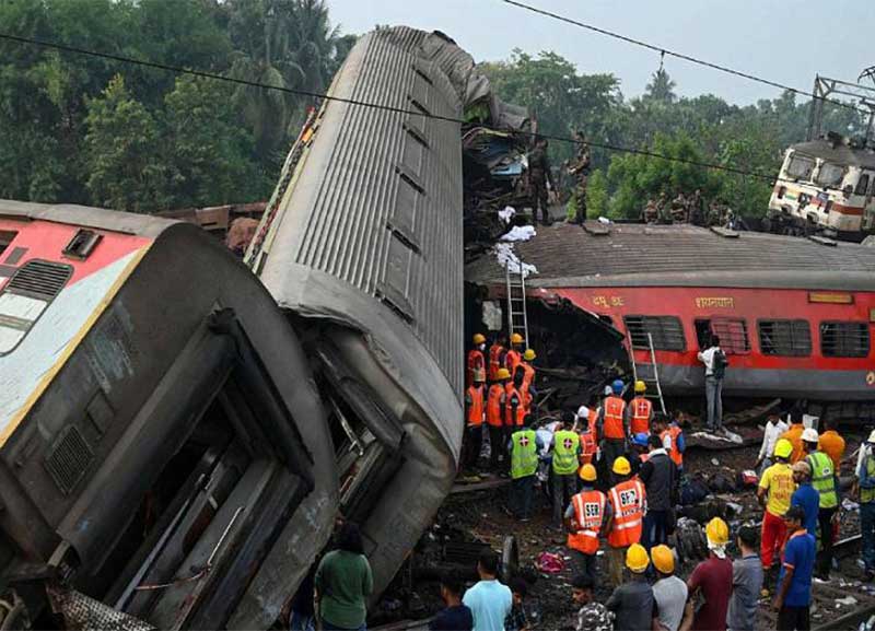 Երկաթուղային խոշոր վթար Հնդկաստանում. գնացքների բախման հետևանքով կան զոհեր ու ավելի քան 100 տուժած