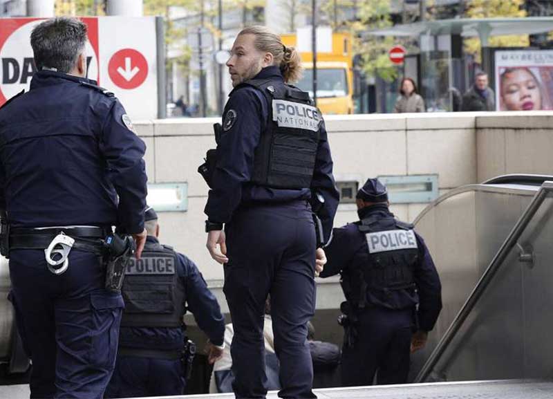 Փարիզում ոստիկանությունը կրակ է բացել գնացքում ահաբեկչության կոչեր արած կնոջ վրա
