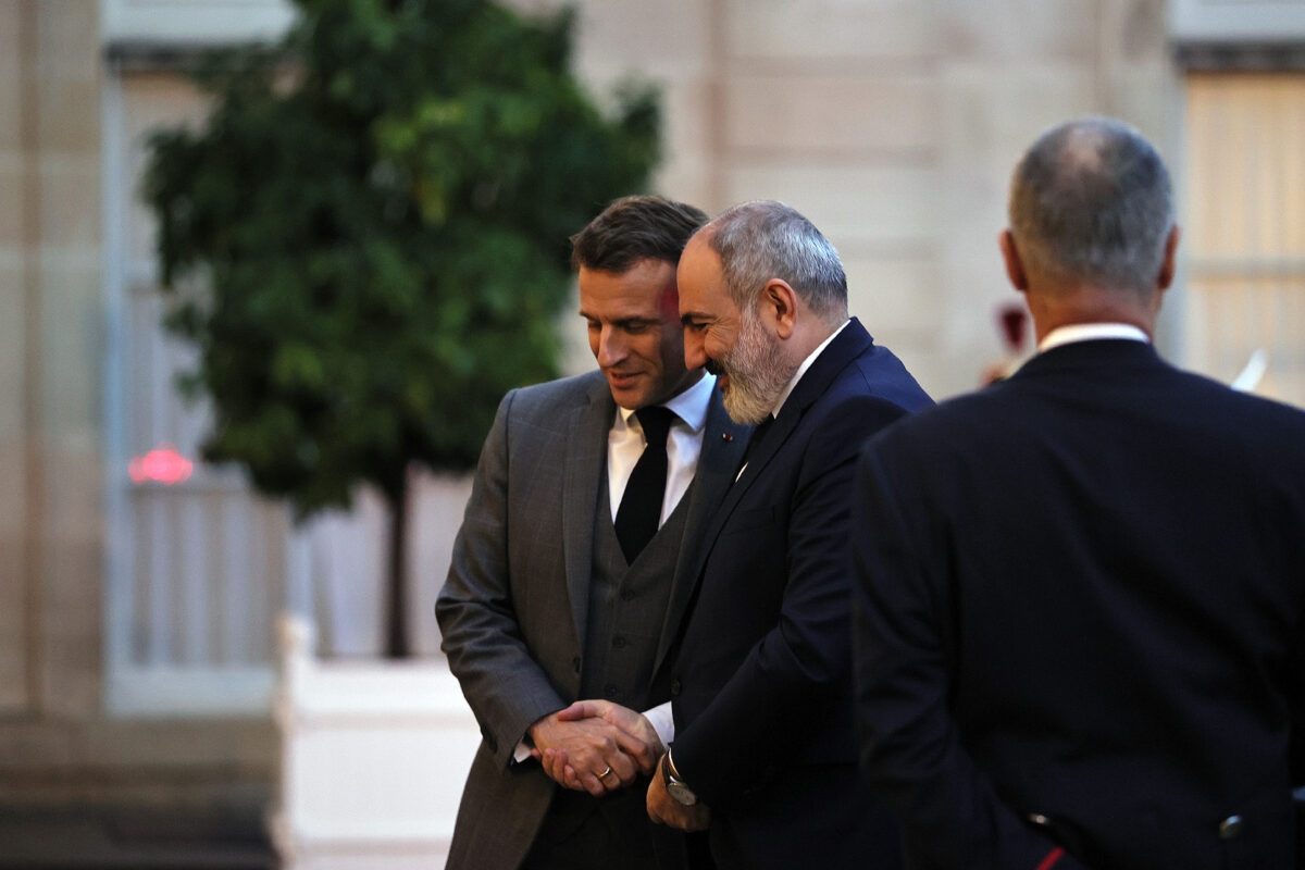 Pashinyan, Macron discuss regional security, bilateral cooperation