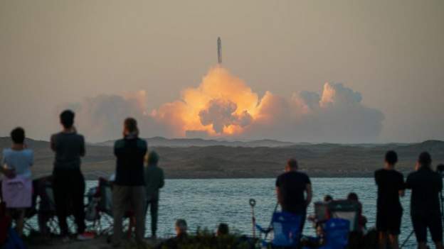 SpaceX loses contact with Starship rocket eight minutes after second launch