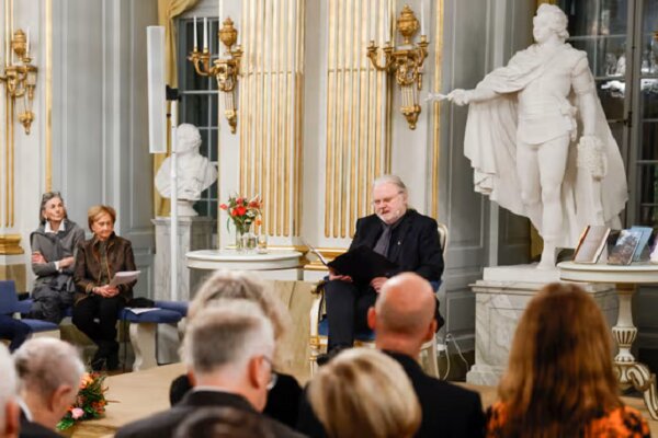 یون فوسه در آکادمی نوبل: نوشتن و دعا زندگی‌بخش است