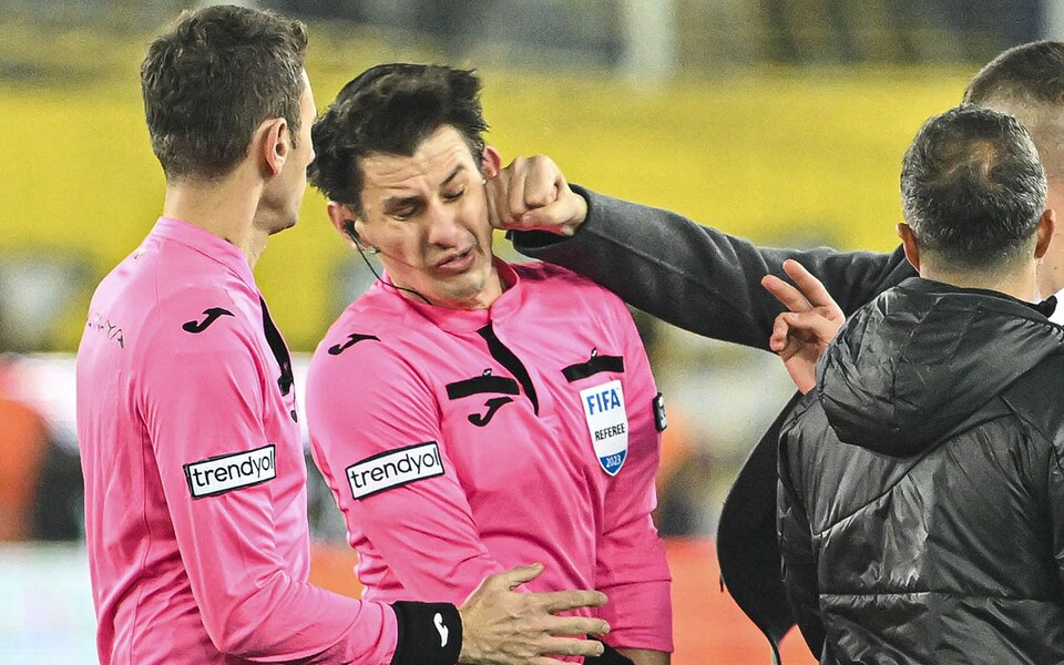 turkish,fa,halts,league,football,after,club,president,hits,super,lig,official ,  Turkish football referee punched to ground by club president – then kicked in the head