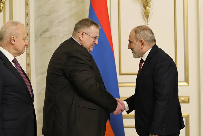 Armenian PM, Russian Deputy PM discuss topics related to cooperation in the EAEU format