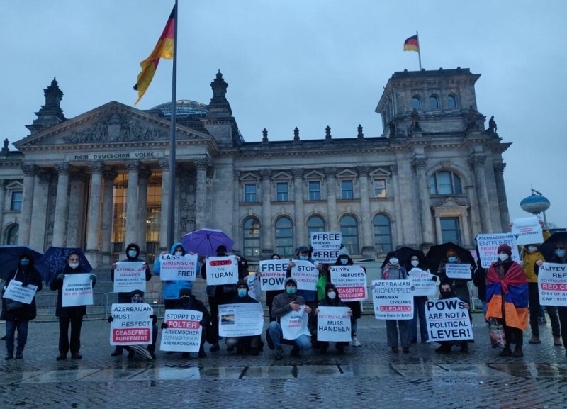 Protesters in Berlin call for action to ensure withdrawal of Azerbaijani forces from Armenia, return of POWs