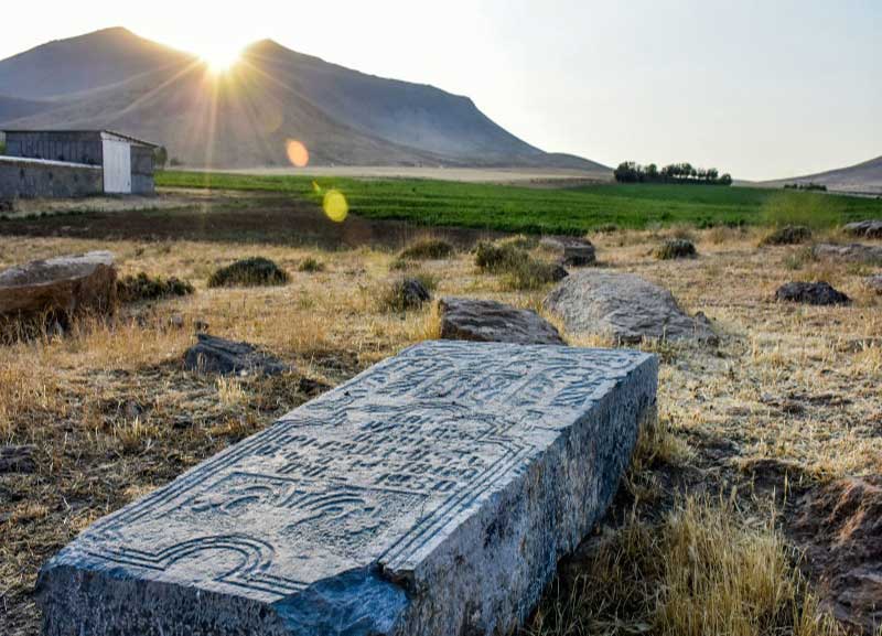 Հայկական պատմական գերեզմանատուն Իրանի կենտրոնում