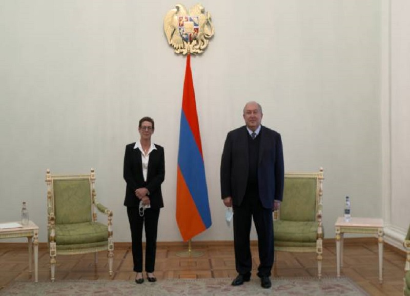 Armenian President, French Ambassador discuss regional security