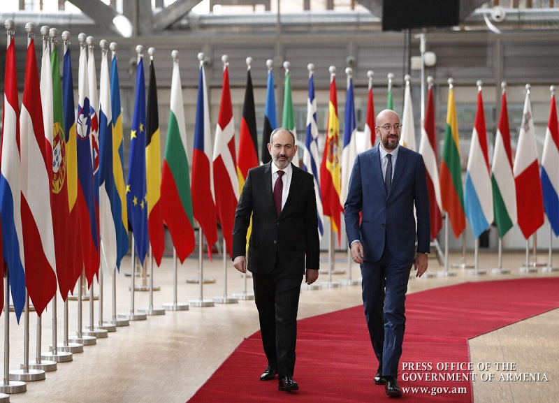 Armenian PM off to Brussels for working visit