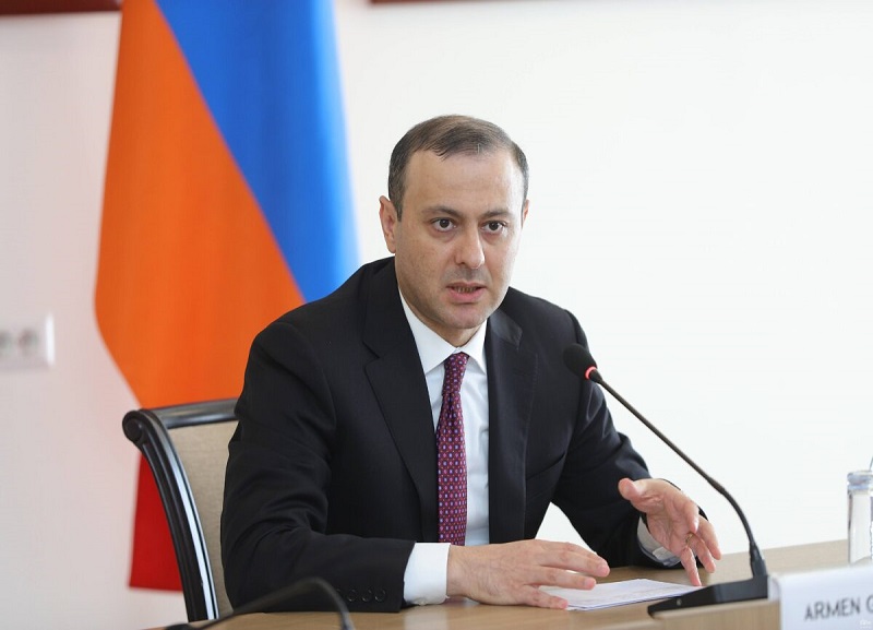 Issue of ‘corridor’ a ‘fake’ topic, Armenia’s Security Council Secretary says