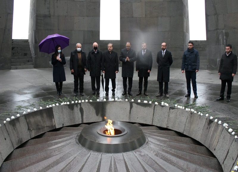 Iranian MPs visit Armenian Genocide Memorial