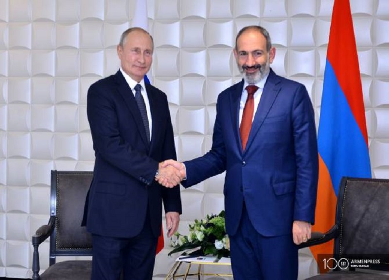 Putin sends New Year greetings to PM Pashinyan