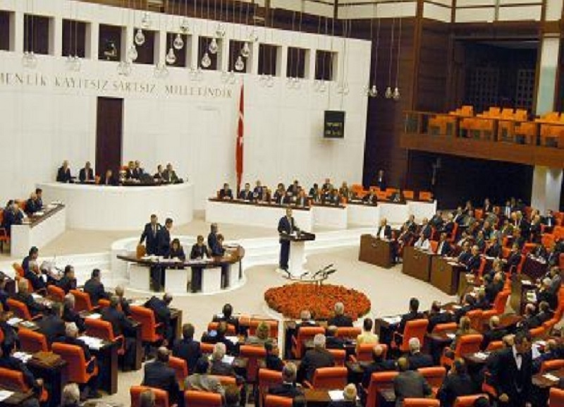 Թուրքիայի խորհրդարանի 28 ընդդիմադիր պատգամավորներին անձեռնմխելիությունից զրկելու նոր միջնորդություններ են ուղարկվել մեջլիս
