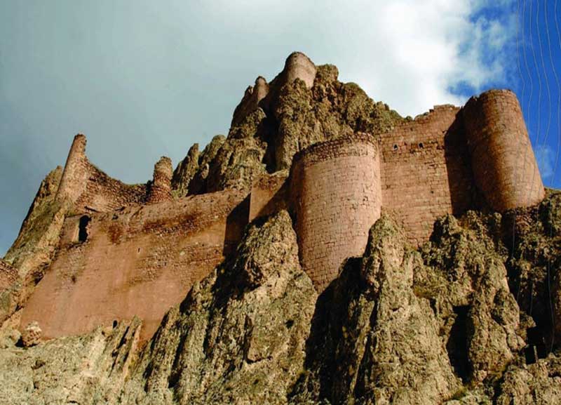 Հայկական ամրոցների պատկերներով  վահանակներ կտեղադրվեն  հասարակական վայրերում