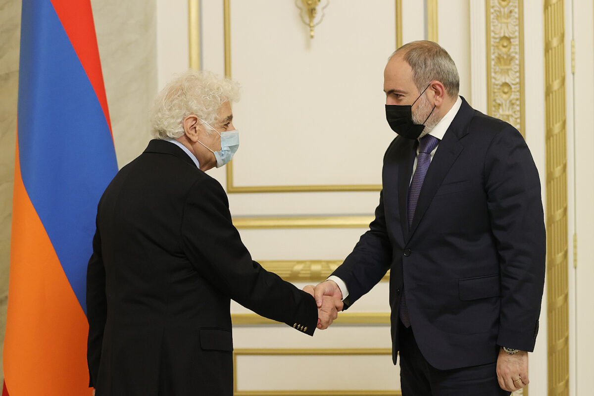 PM Pashinyan hosts composer Loris Tjeknavorian