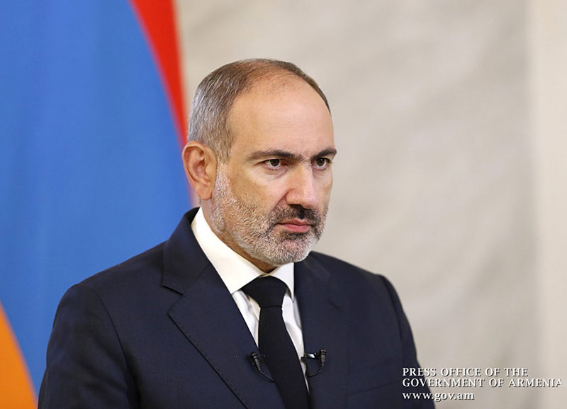 PM Pashinyan pays a visit to Vano Siradeghyan’s family
