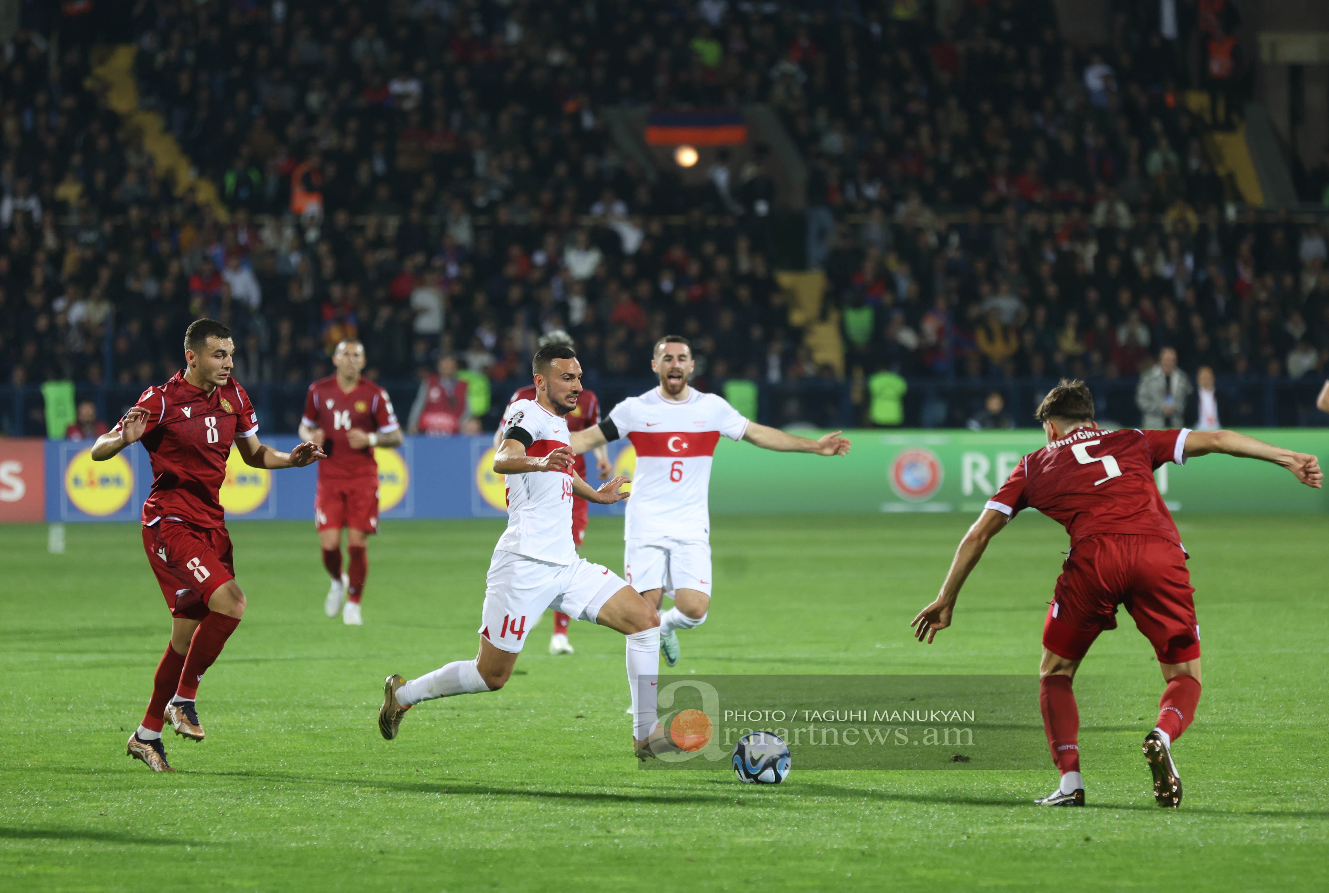 Հայաստան-Թուրքիա ֆուտբոլային հանդիպումը լուսանկարներով